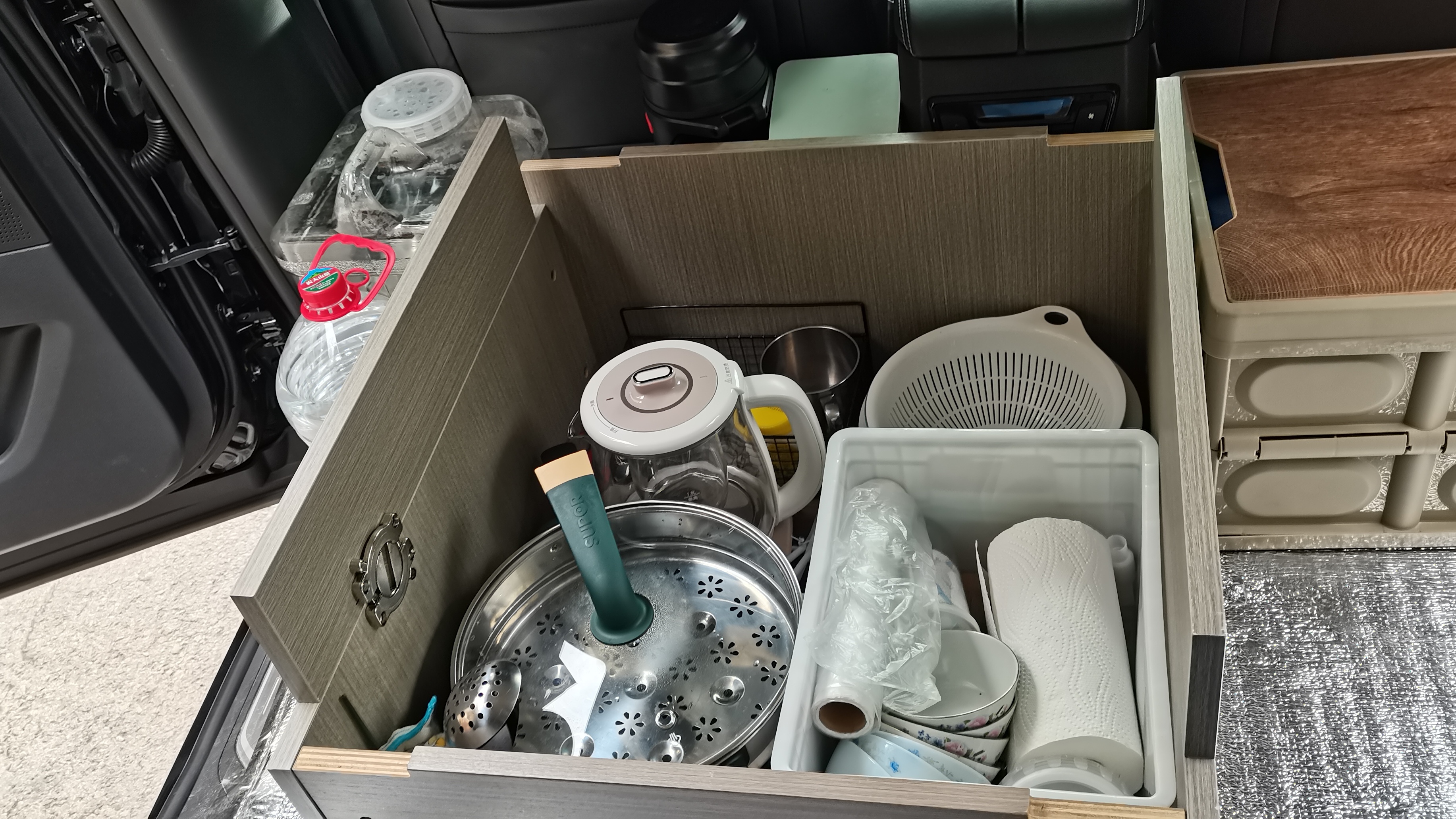 怎么去流浪?我把大通d90改成了床车