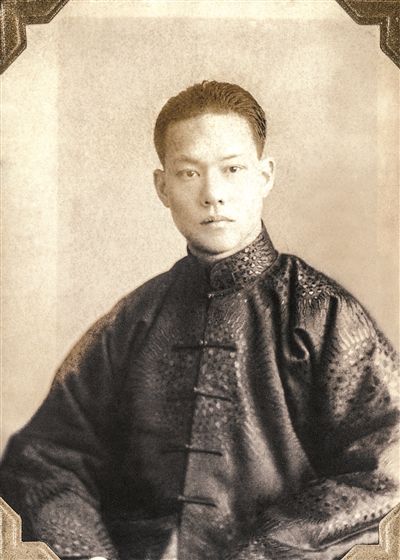 万场演出誉满戏坛,周信芳晚年却子女离散,病危仍被瞒着妻子死讯