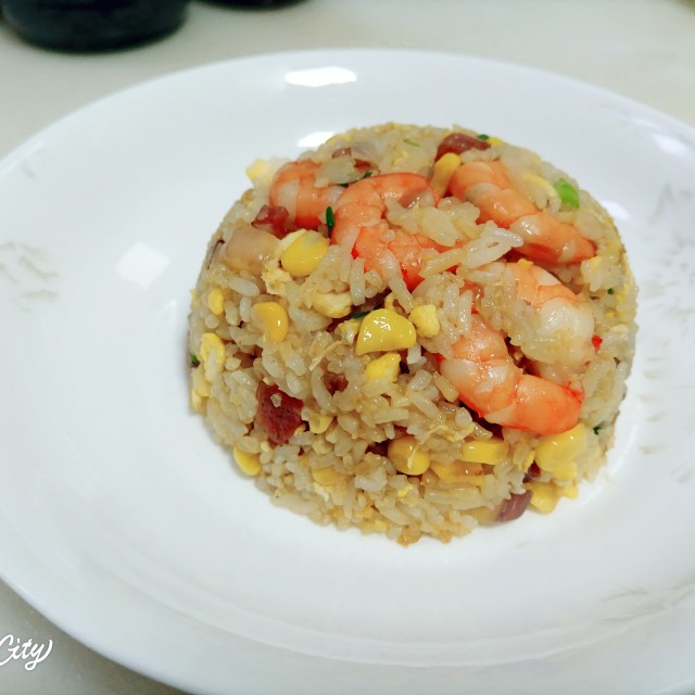 什锦炒饭,家常隔夜米饭的做法,家里人都喜欢吃