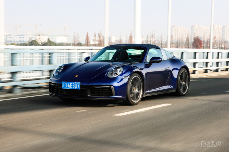 品牌的颜值担当 试驾保时捷911targa 4