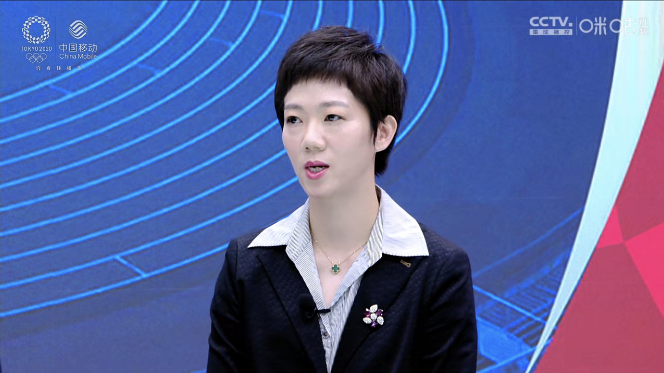 名将牛剑锋又白又美,退役当大学副教授嫁国乒教练幸福如花