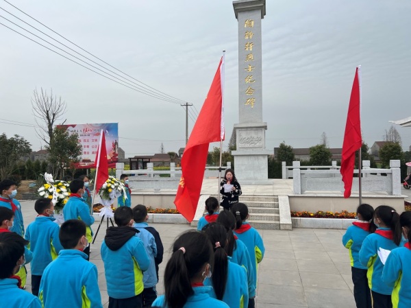 湖北省江陵縣西湖中學:走進紅色基地 尋訪紅色足跡