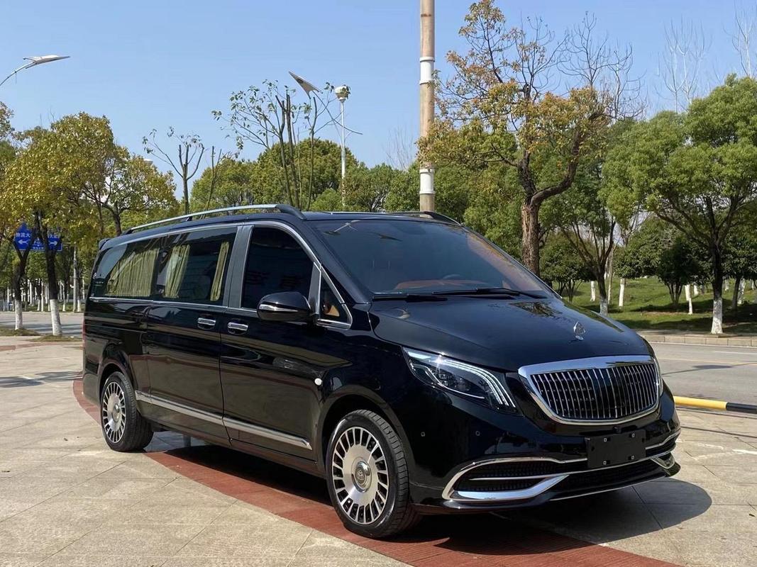 2019款奔驰威霆是一款专为商务需求设计的车型,目前拥有6款在售车型