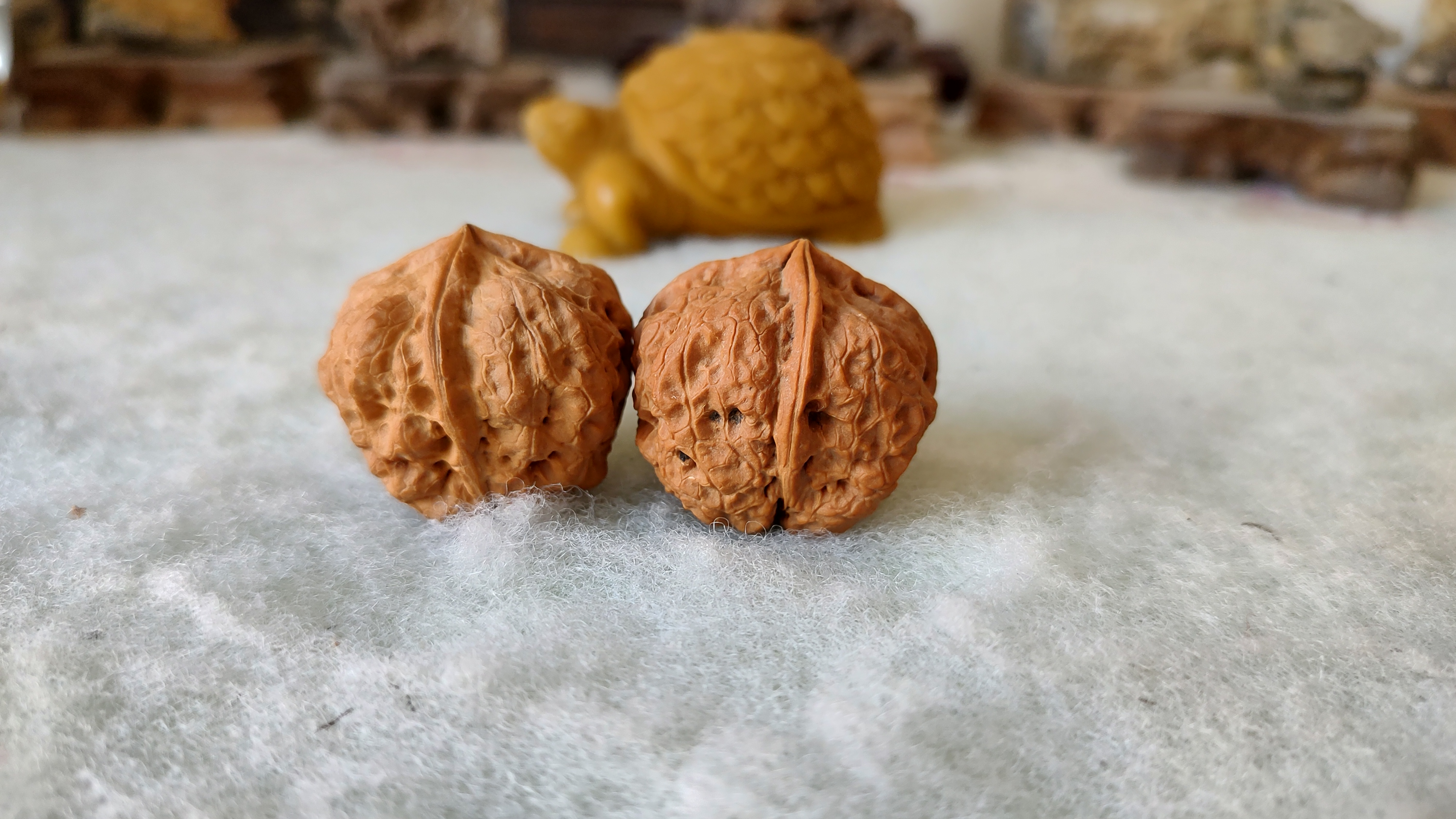 风氏文玩收藏馆:0081 铁核桃 四棱炸药包