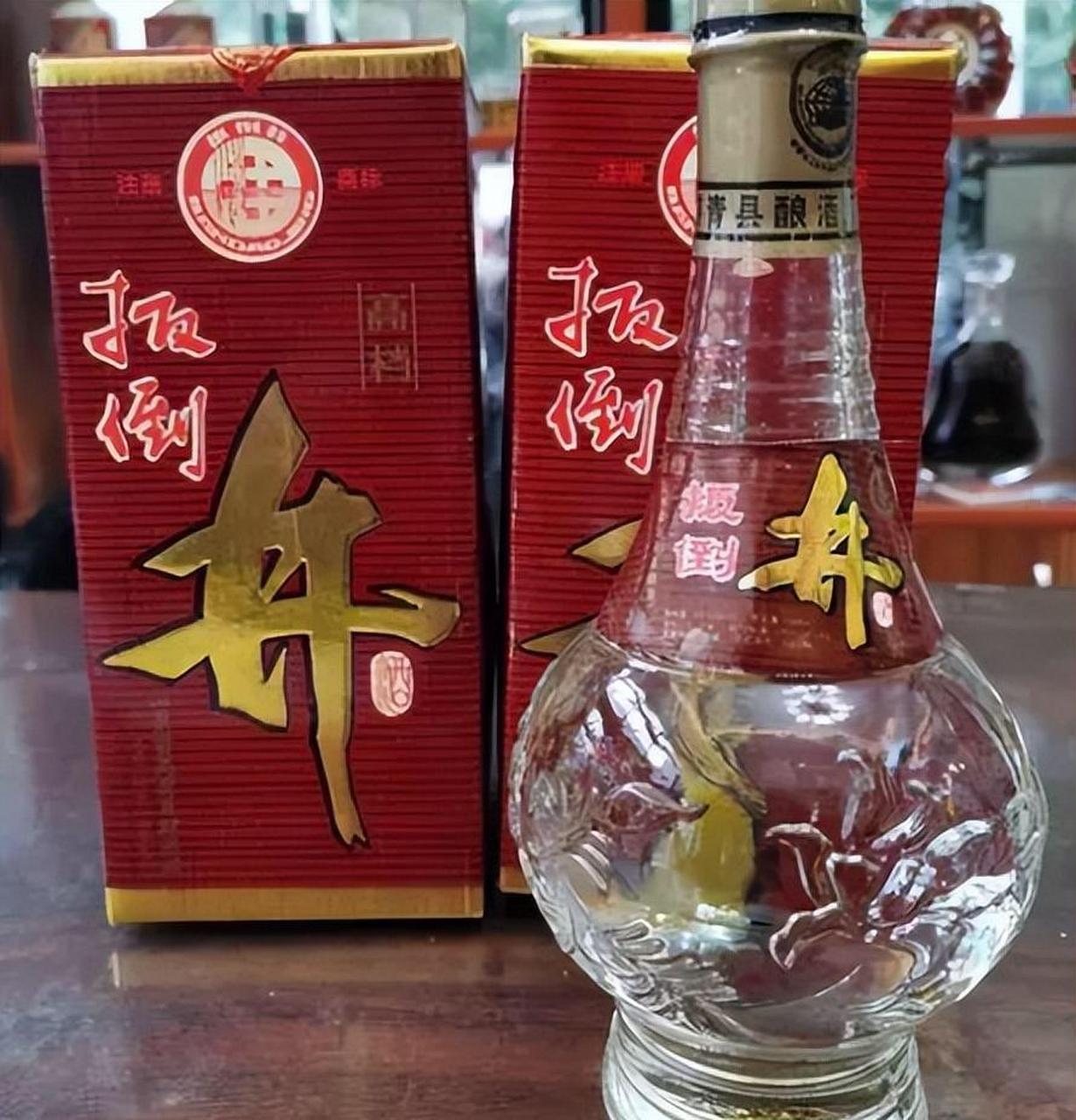 广东的赵先生到淄博去吃烧烤,被当地的服务震惊到了,烤串非常好吃,酒