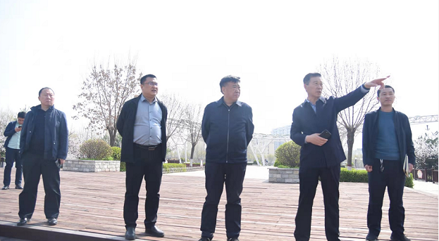 鞠世闻督导调研城区绿化和森林防火工作