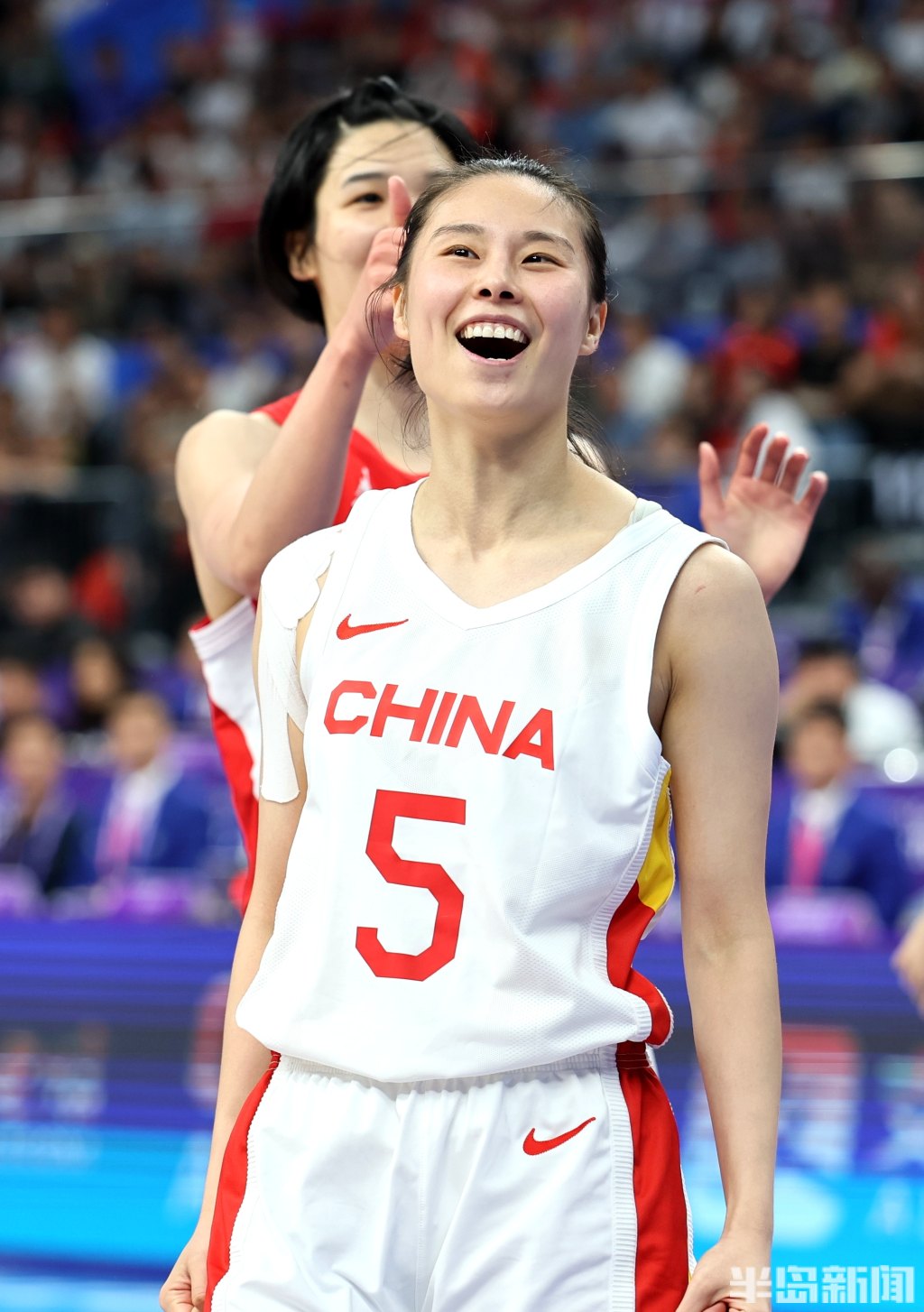 绝杀 14分!青岛姑娘王思雨的高光时刻都在这里