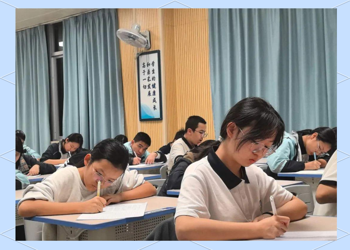 漳浦龙成中学八年级作文竞赛:墨香中的青春风采