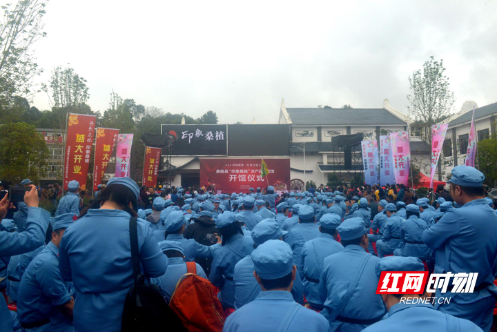 9月29日"印象桑植"农产品示范馆开门迎客.