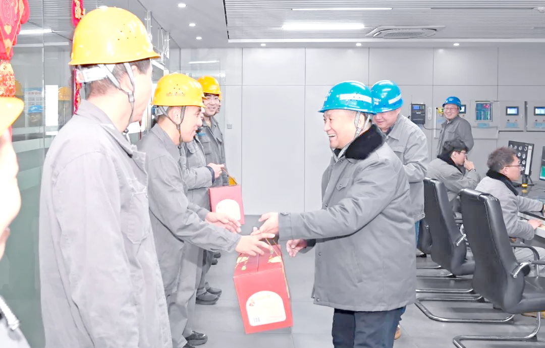 谢海深特别强调,炼铁事业部作为唐钢的"龙头",在2024年为企业效益的