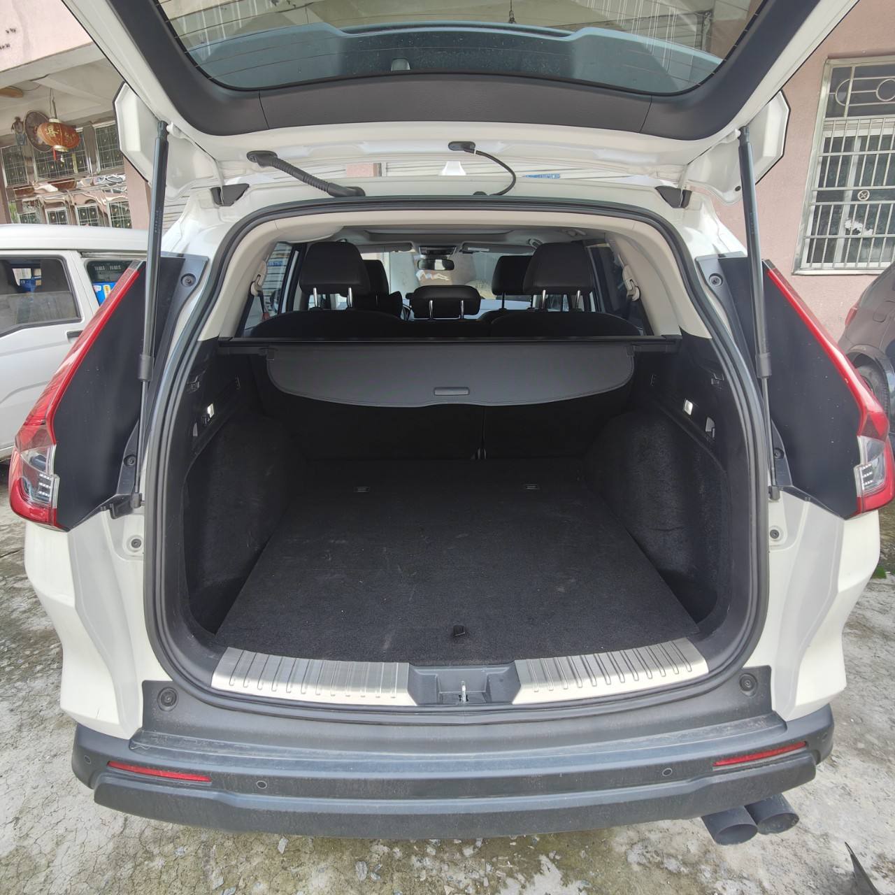 本田皓影后备箱怎么开,皓影后备箱开关位置及尺寸容积