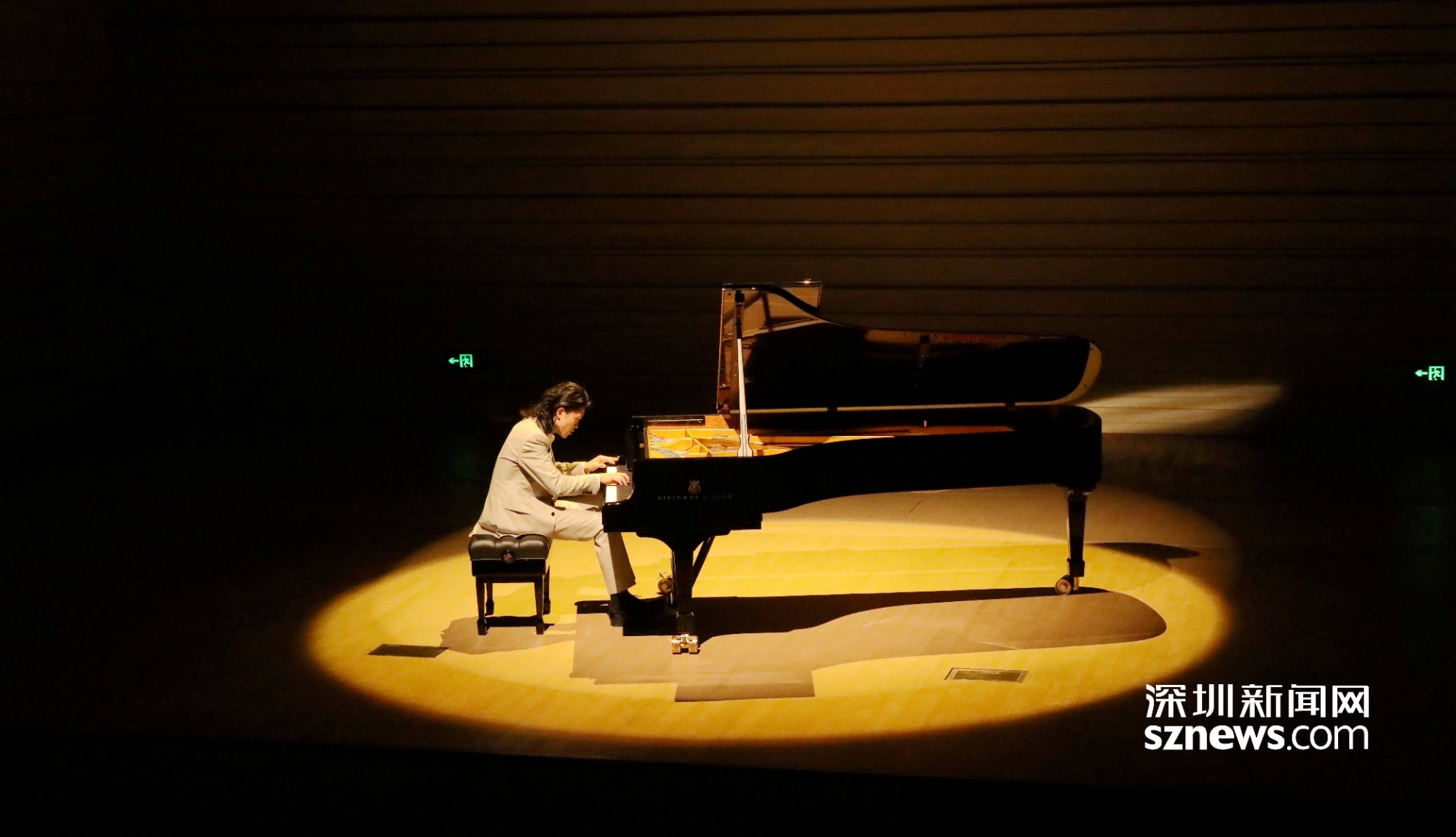 杰出旅美青年钢琴演奏家毕聪在光明文化艺术中心奏响"浪漫狂想"