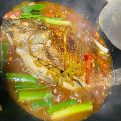 别再出去吃了,新手罗非鱼不粘锅不掉皮自己做更好吃!