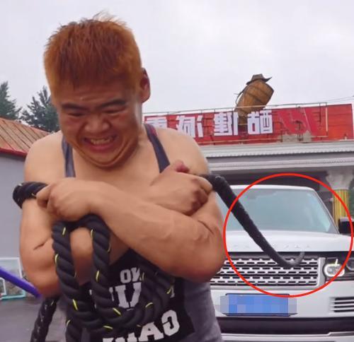 王浩楠麻绳拉路虎惹争议!表情吃力青筋暴起,网友:绳子是弯的
