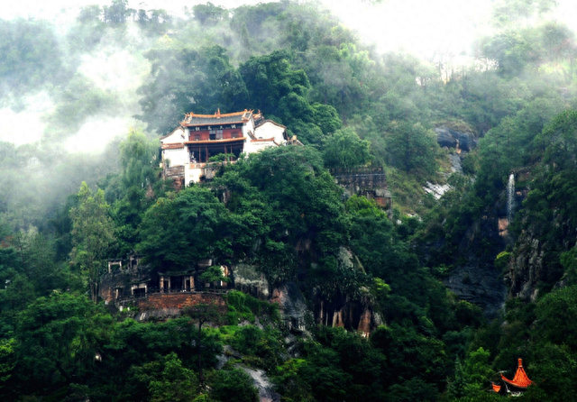高原明珠天池天然太极图诺邓古村大理云龙县不容错过