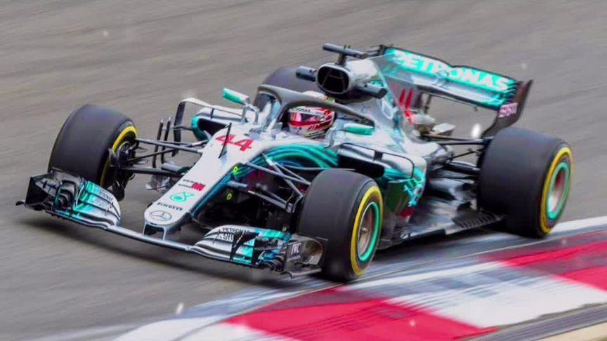 在赛车世界里,一级方程式(f1)因其高度的技术集成和极致的速度而备受