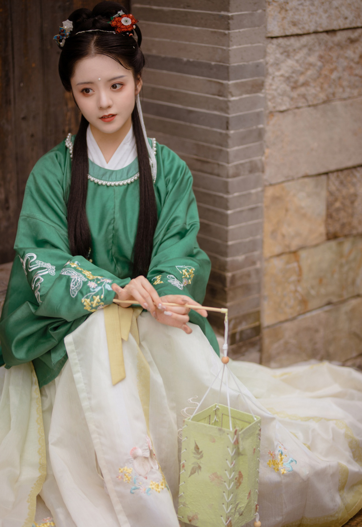 秋天该选什么形制的汉服?选这4套"明制"准没错,优雅又华丽