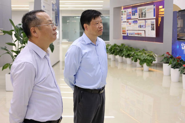 浙商银行上海分行党委书记,行长徐正方一行到访上海联交所