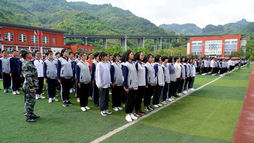 重庆市第四十九中学开展军事素质教育训练