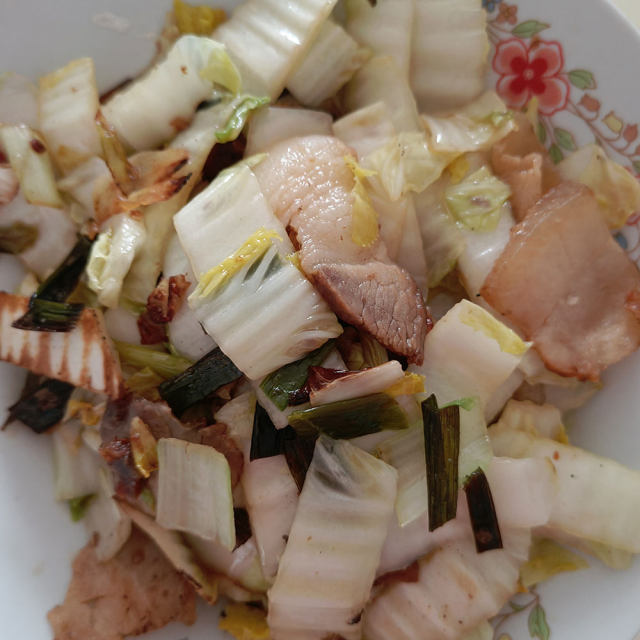 五花肉炒白菜