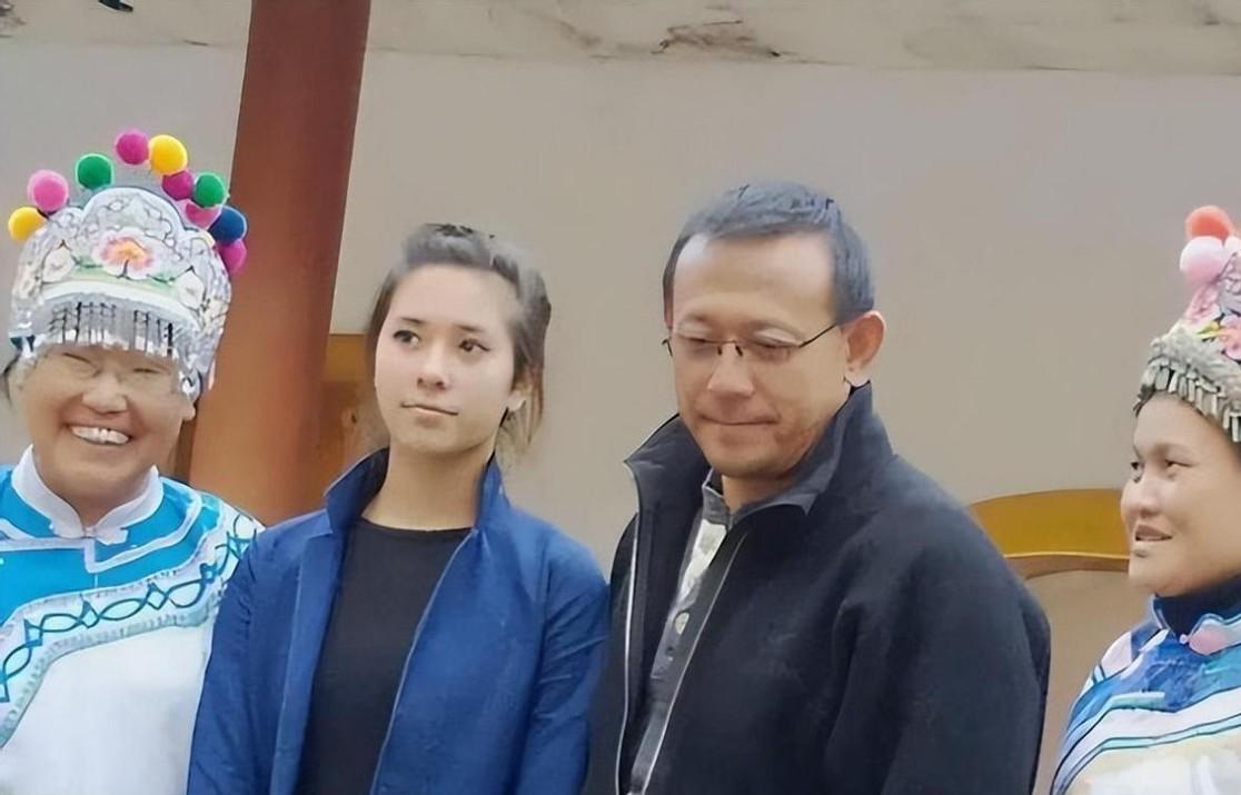 姜文女儿正面照曝光!29岁长相惊艳素颜也美,气质比后妈周韵还好