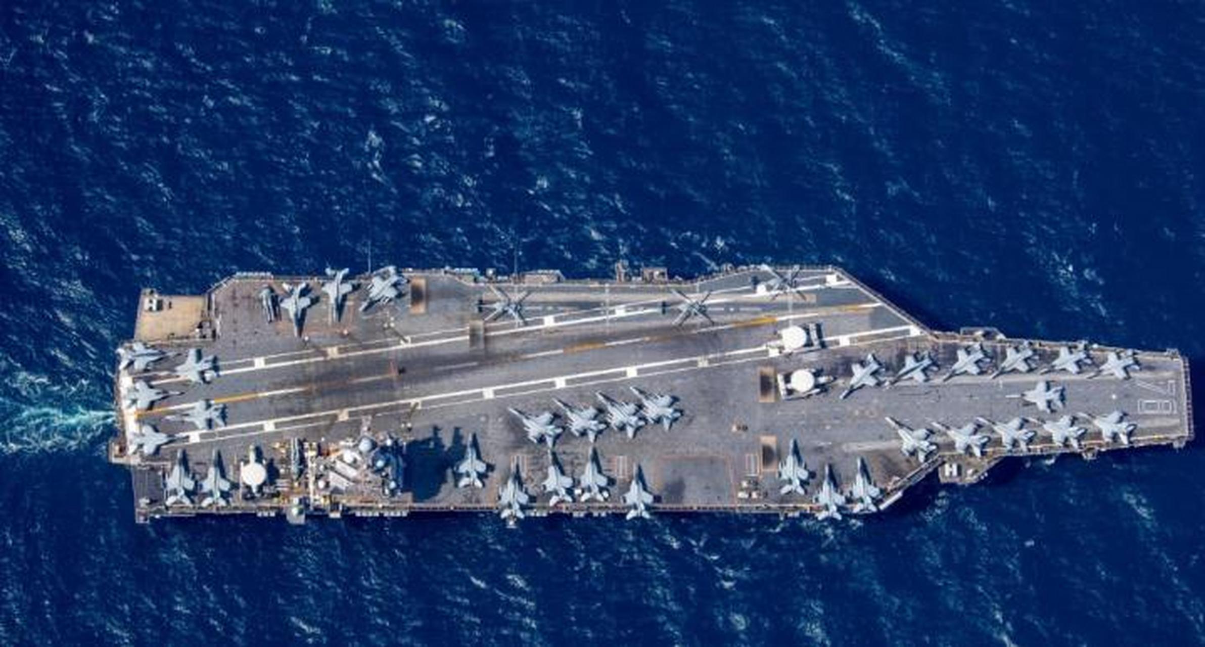 美军"福特"号核动力航空母舰又出海了,去年这艘11万吨排水量的航母