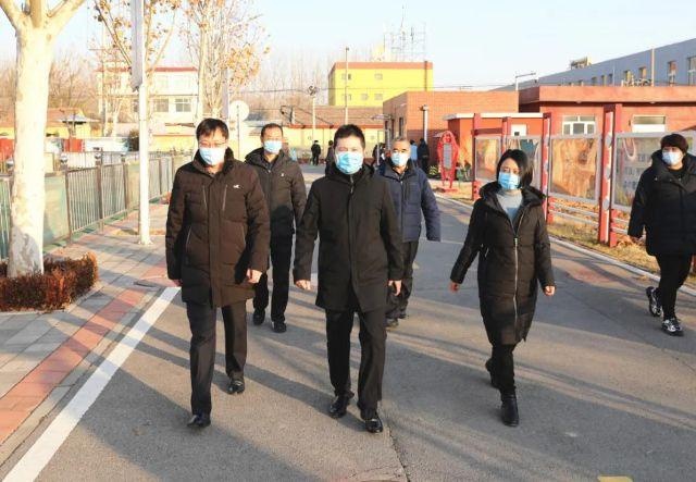 赵全营镇领导带队检查校园常态化疫情防控工作