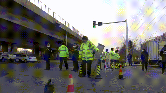 抗疫一线天津西青疫情之下西青交警的担当