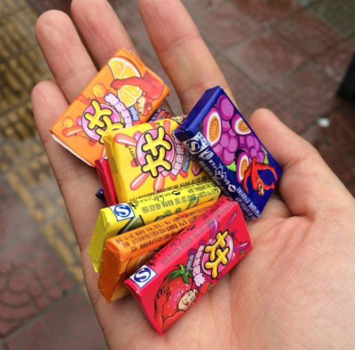 90后回忆杀:惊喜泡泡糖,5毛唐僧肉,最后一种堪称"拔牙神器"