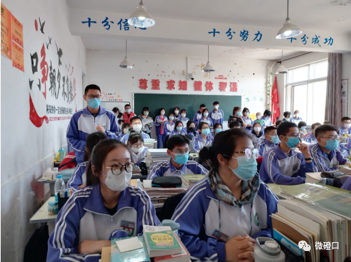 磴口一中开展"弘扬民族精神 凝聚奋进力量"主题"道德早餐"评比活动