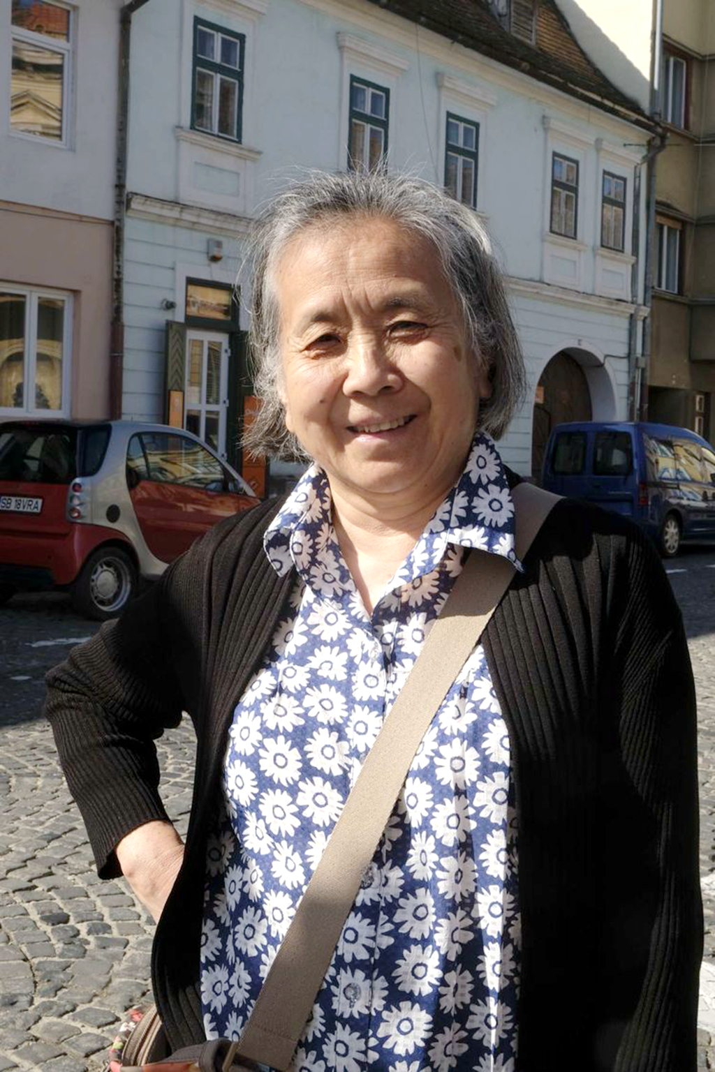 著名导演王好为丈夫李晨声现身,《海霞》是他独立摄影的首部作品