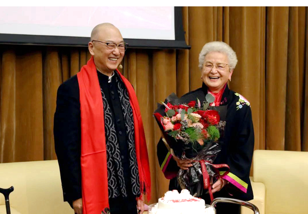 乔榛与夫人近照曝光,作为演奏家,为了患病的丈夫,她选择了家庭