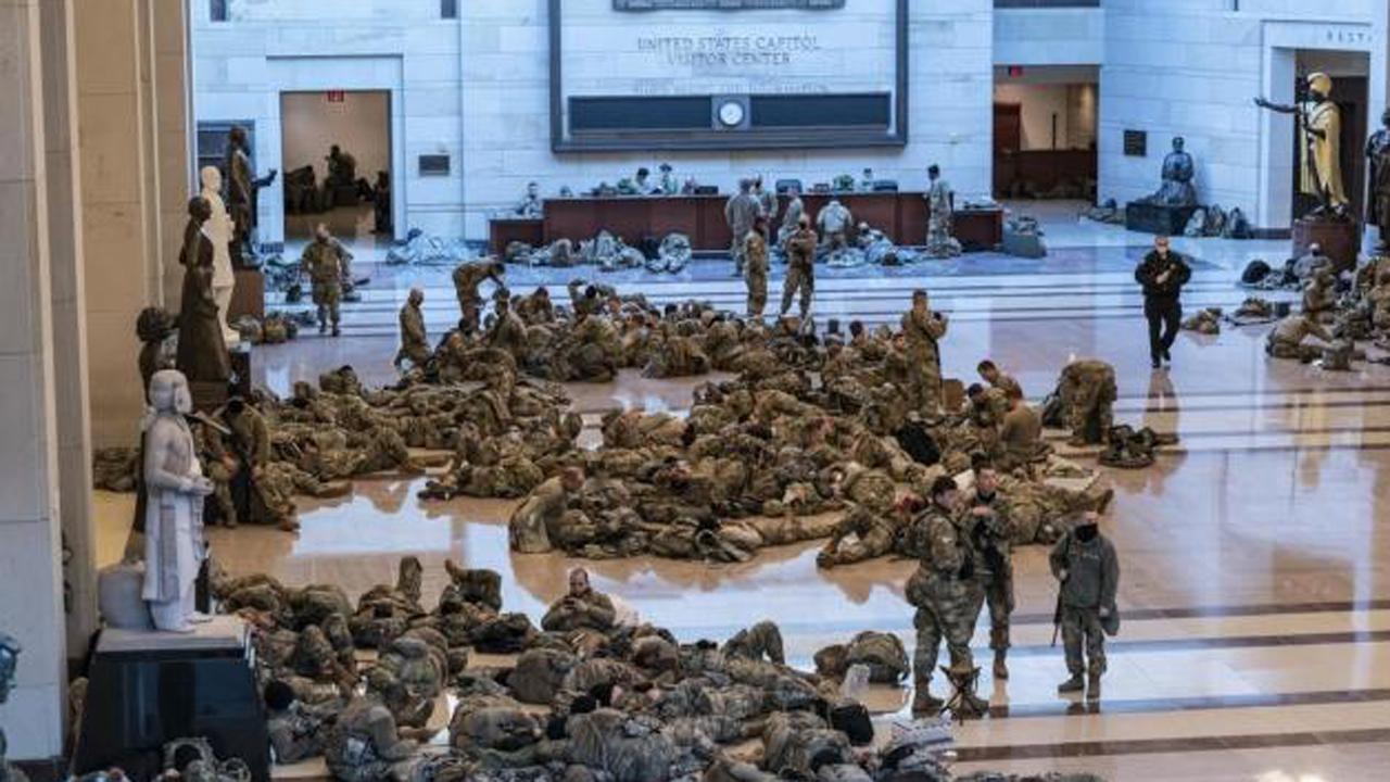 2万士兵席地而睡,国会大厦成临时军营?