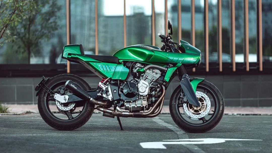 老车复活|仿生学式改装,"大黄蜂"蜕变成"大蚂蚱"!