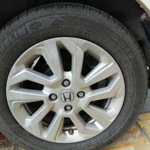 18款飞度轮胎是什么型号