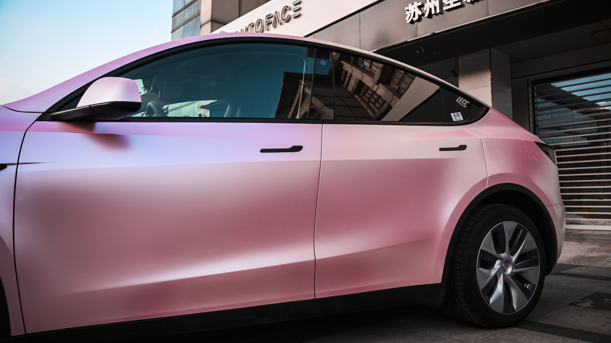 unic|特斯拉model y改色电光樱花粉