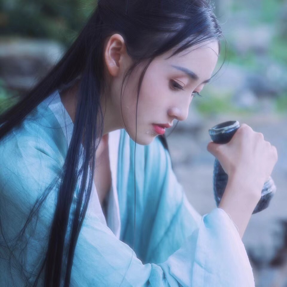 《修仙别看戏》被分配一个有女主的世界,看他如何走出康庄大道