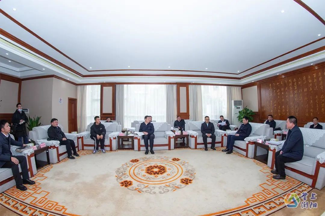 朱东铁王雄文看望两名见义勇为"90后"浏阳青年