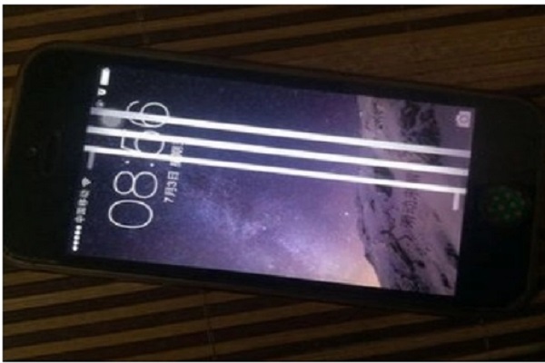 手机进水屏幕有条纹