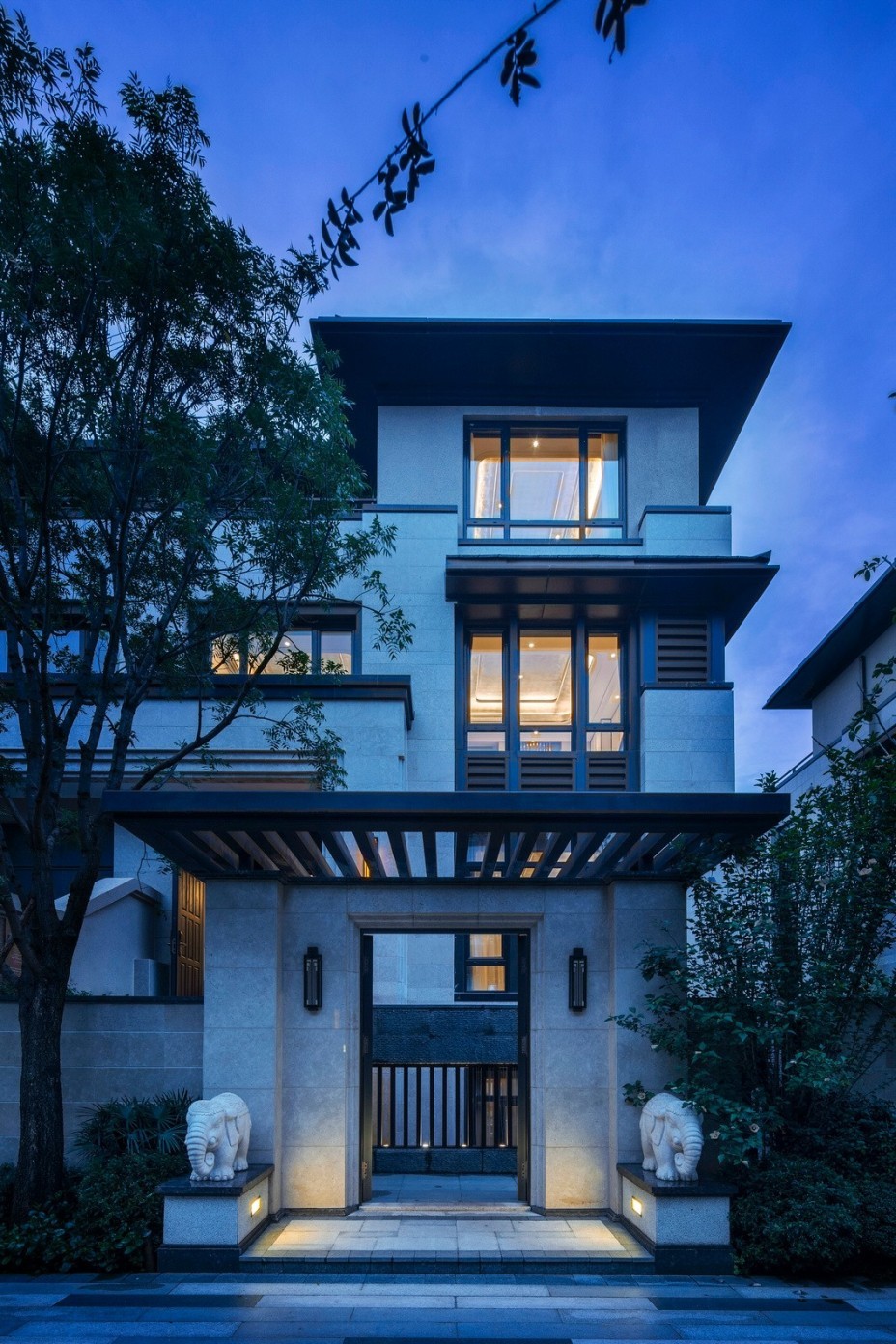 江南有风有烟雨,门窗有韵有古味