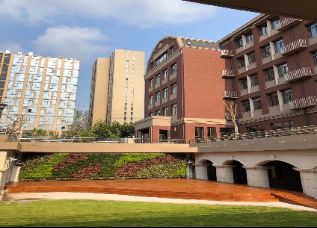 家门口的好初中①|上海市第五中学:"强校工程"让"百年老校"焕发"新生