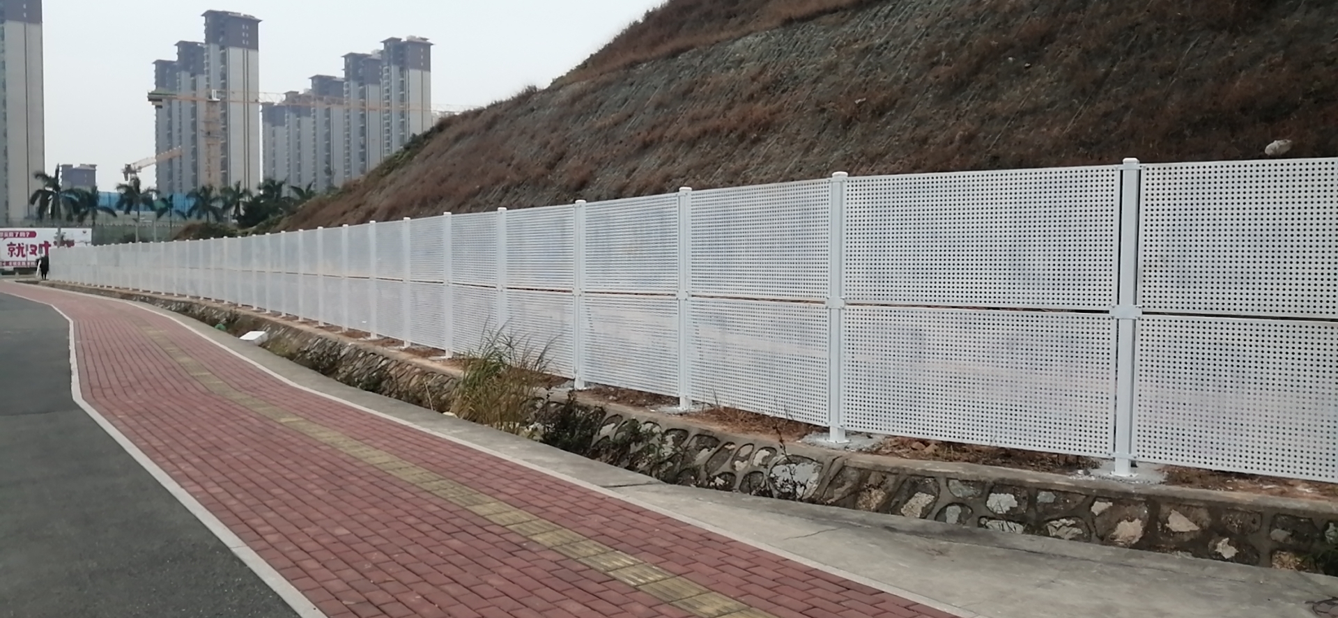 封闭施工场所围地护栏 镂空可视金属板围挡