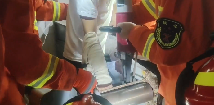 压面机咬手 齐齐哈尔消防紧急救援