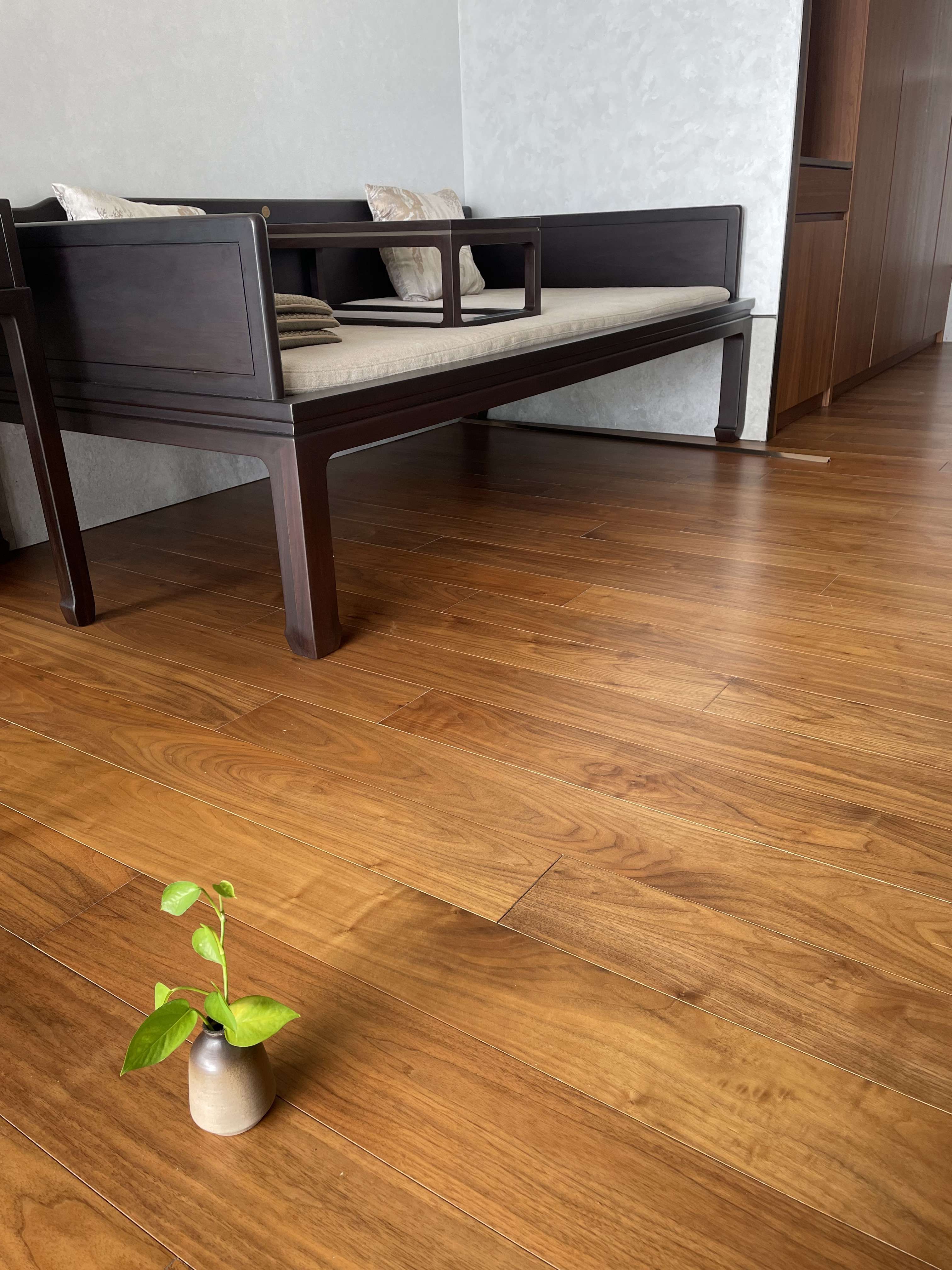 这款胡桃木地板,让家成为一幅永恒画作