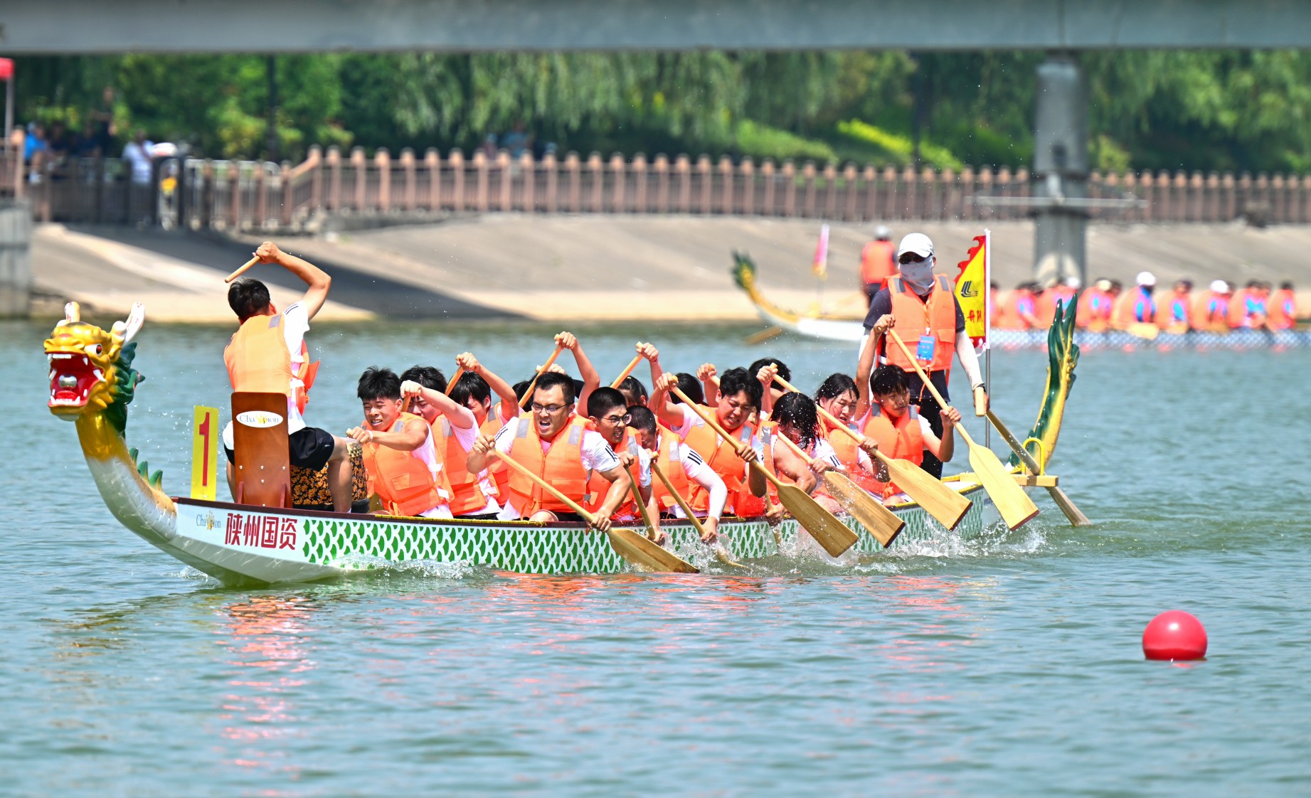 击水涧河 河南省第十届中华轩辕龙舟大赛在三门峡收官