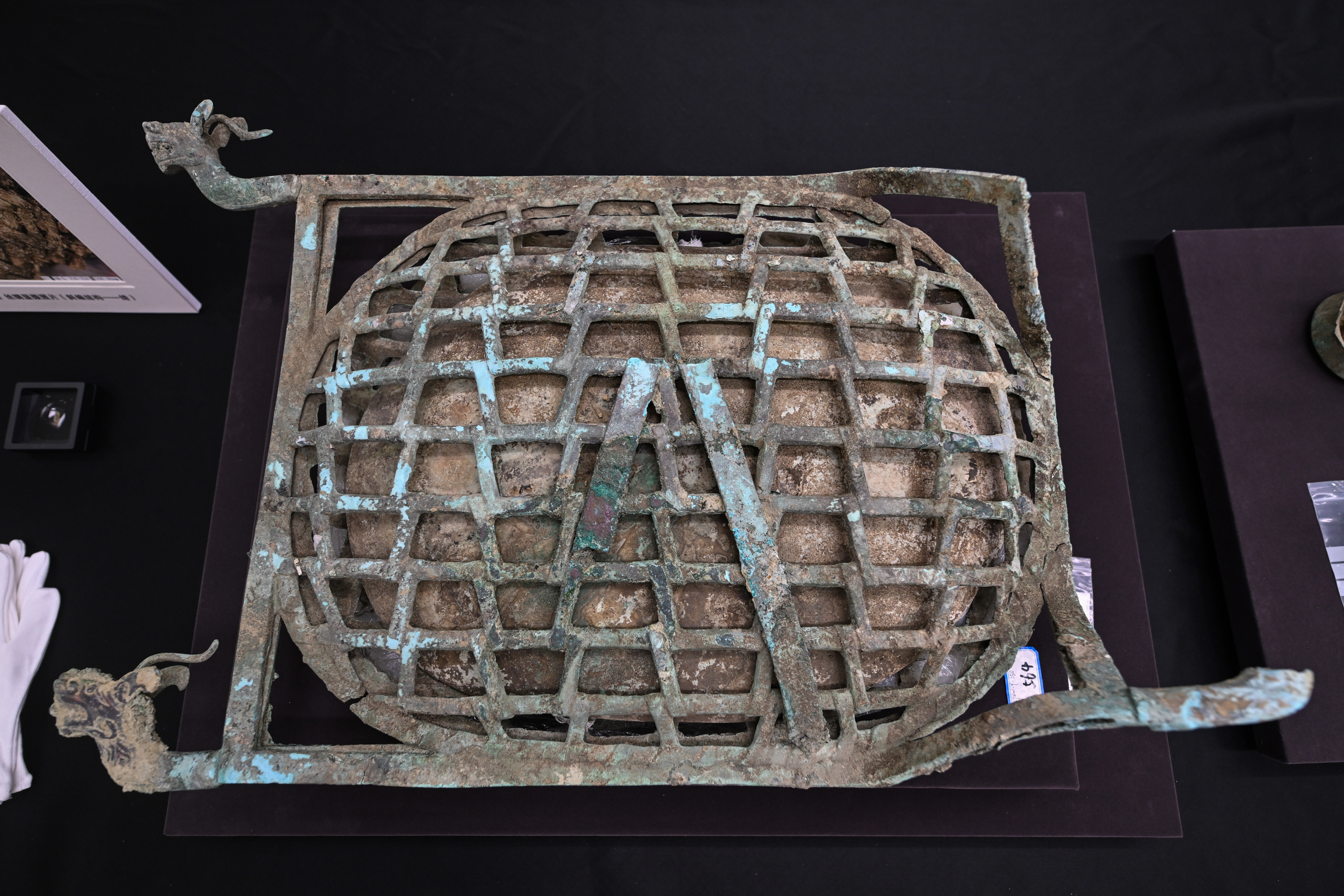 听文物讲故事·解码三星堆|三星堆玉器:绚丽文化长河中的相同"密码"