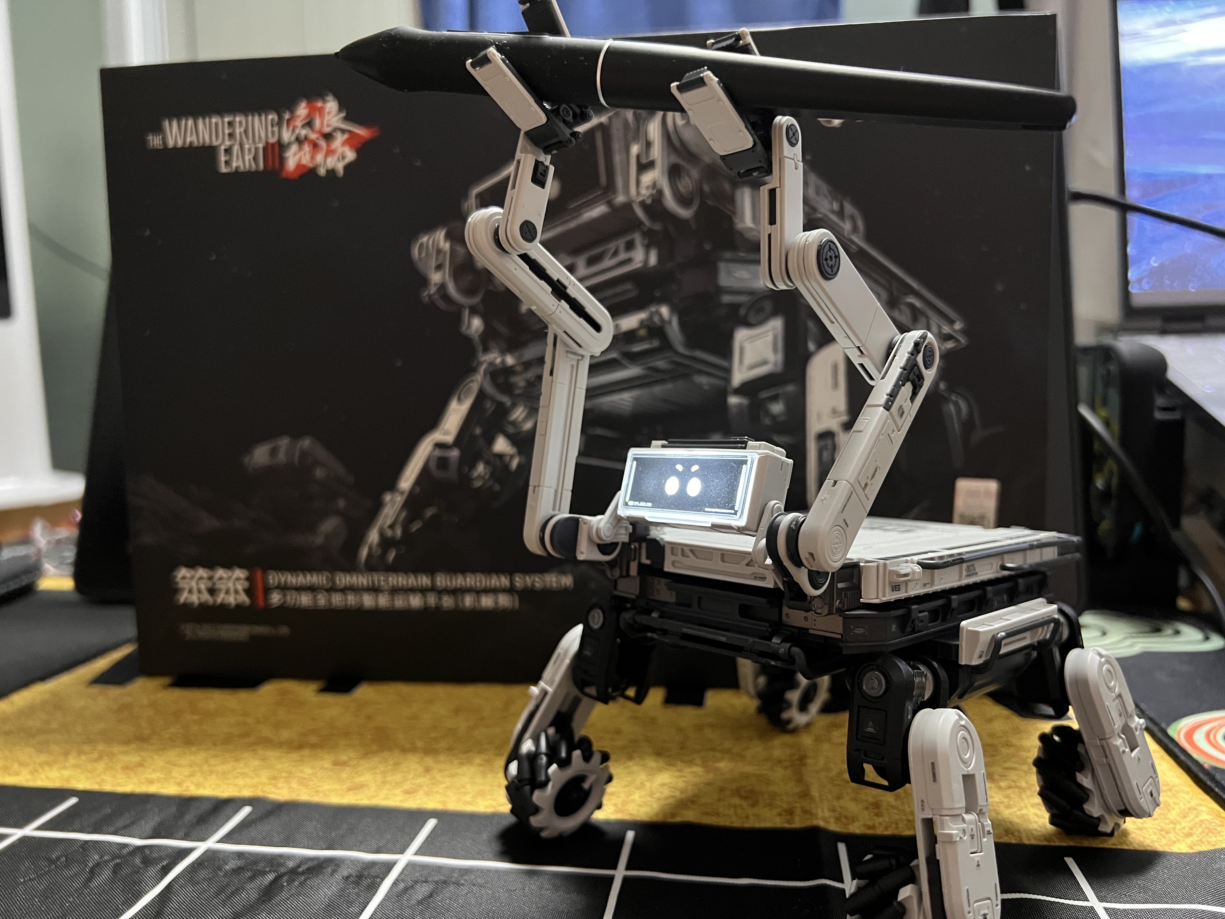 《流浪地球2》周边模型《机械狗-笨笨》拼装效果