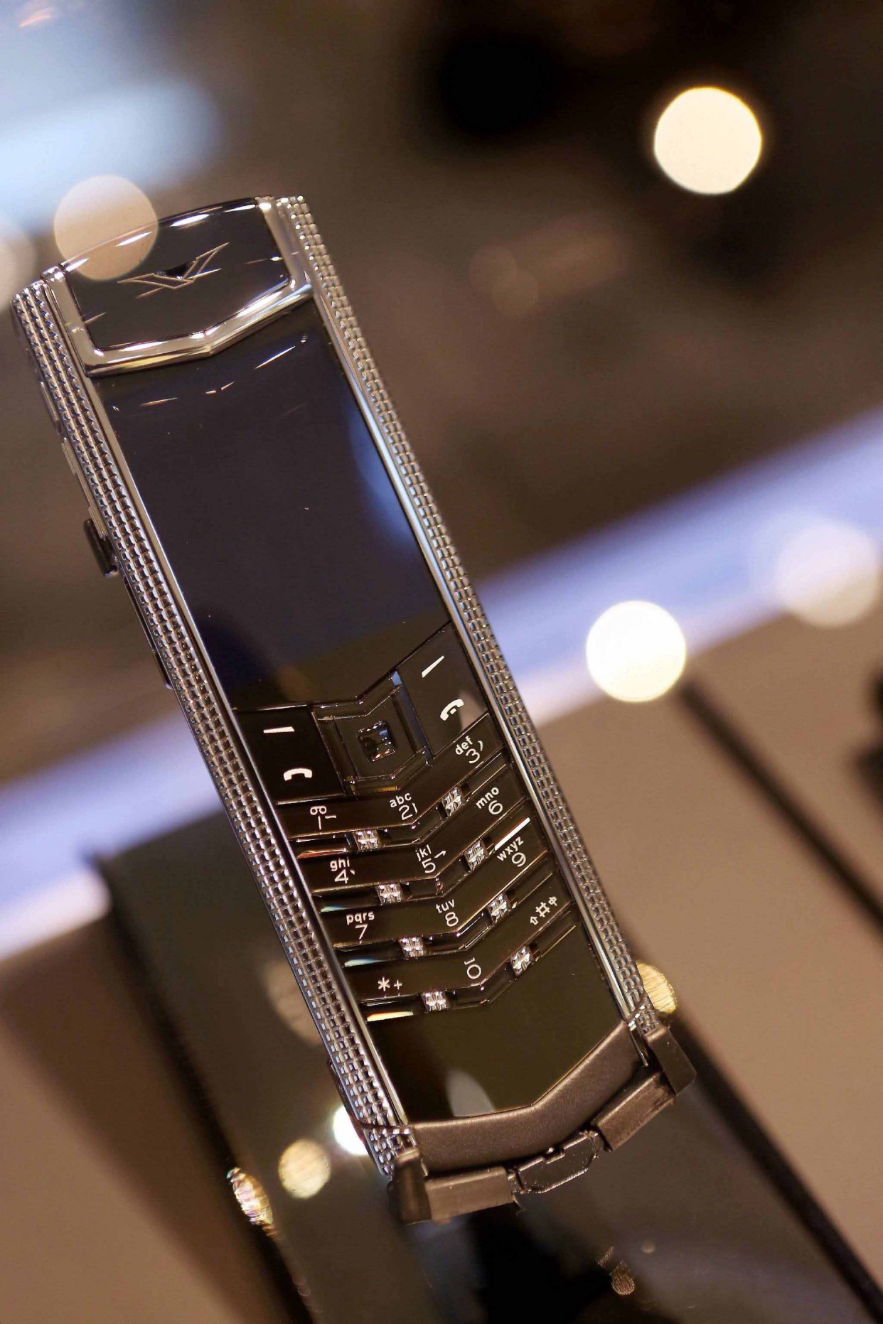 vertu手机官方价格表/威图手机专卖店