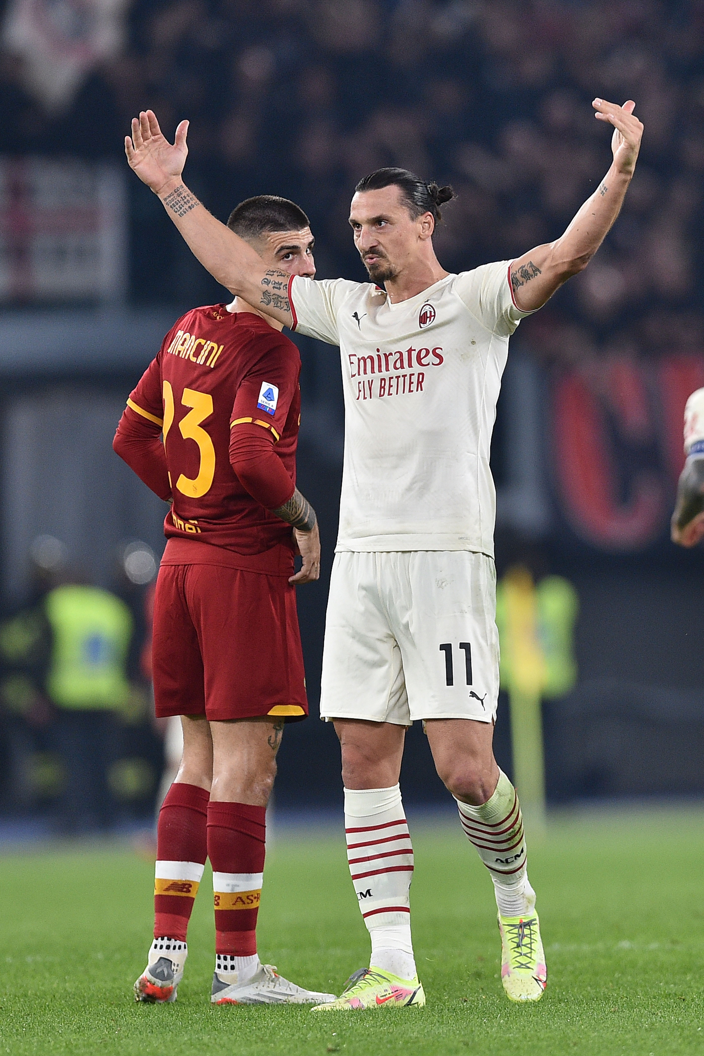 仗义执言!ac米兰多人声援卢卡库,只因感同身受,国际足联出手