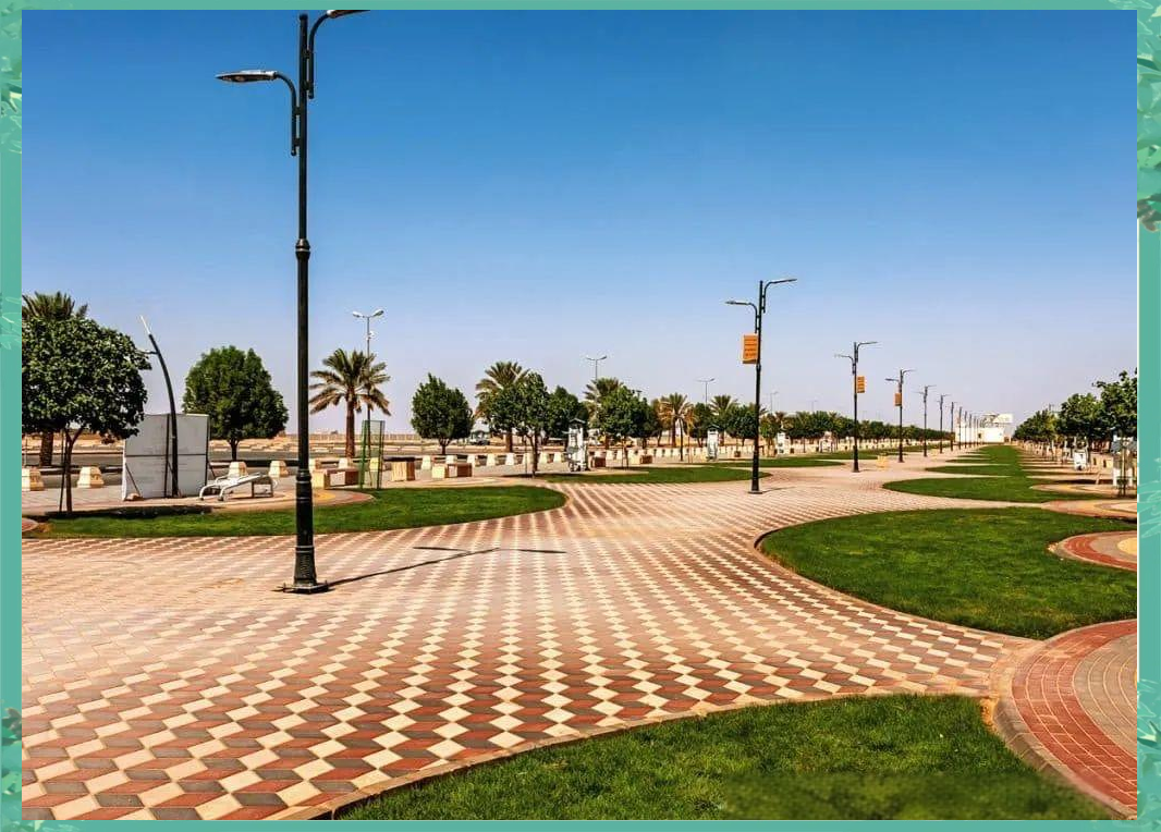 利雅得王国中心的天桥,作为顶级旅游景点,展现着繁华都市的壮丽风光